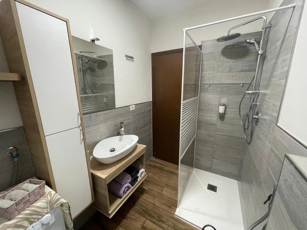 Lake Apartment Ischia Green Tenna ภายนอก รูปภาพ