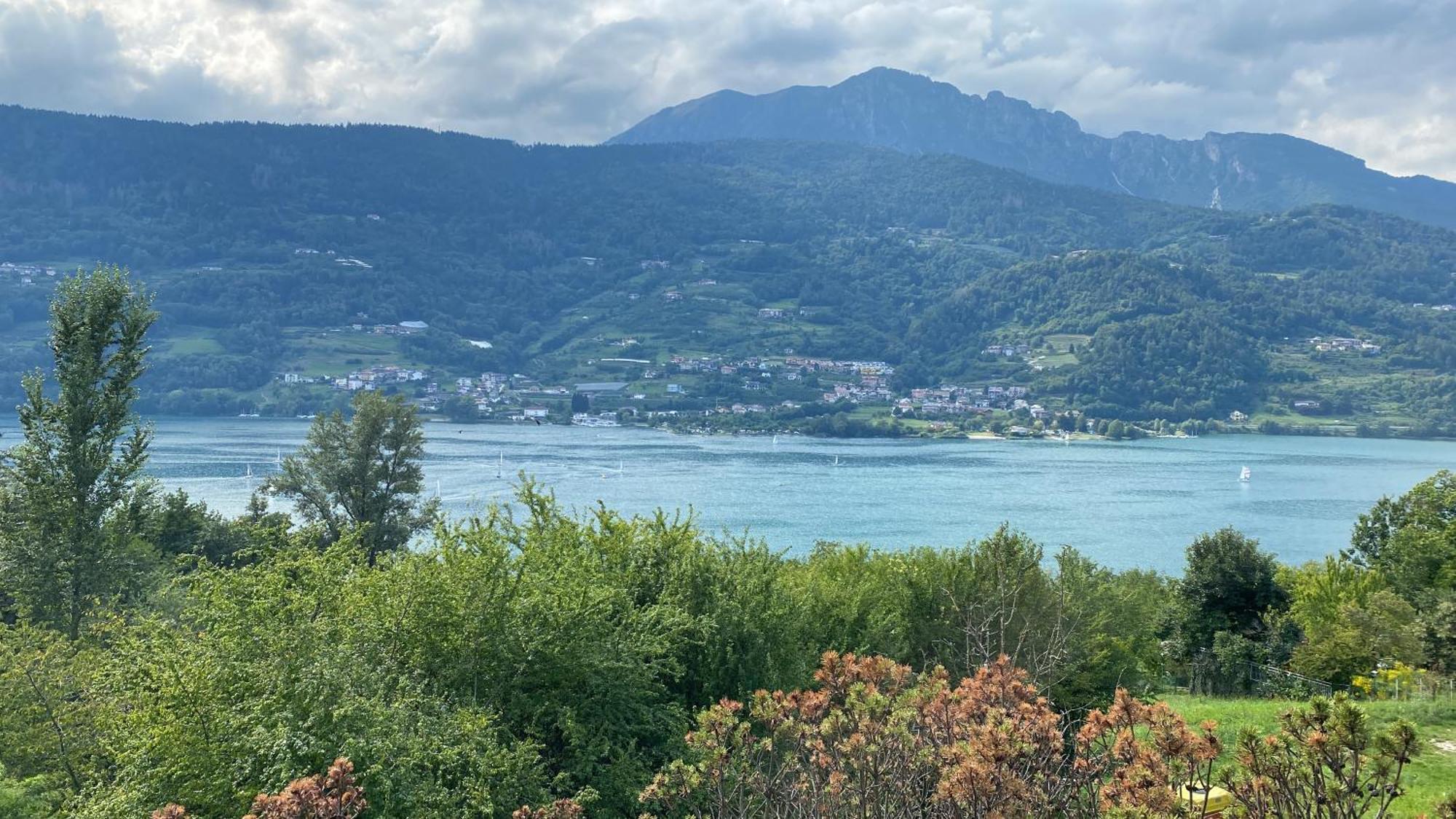 Lake Apartment Ischia Green Tenna ภายนอก รูปภาพ